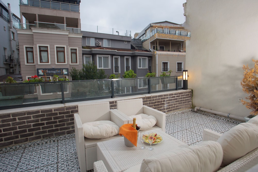 Deluxe Double Room with Terrace photo 1