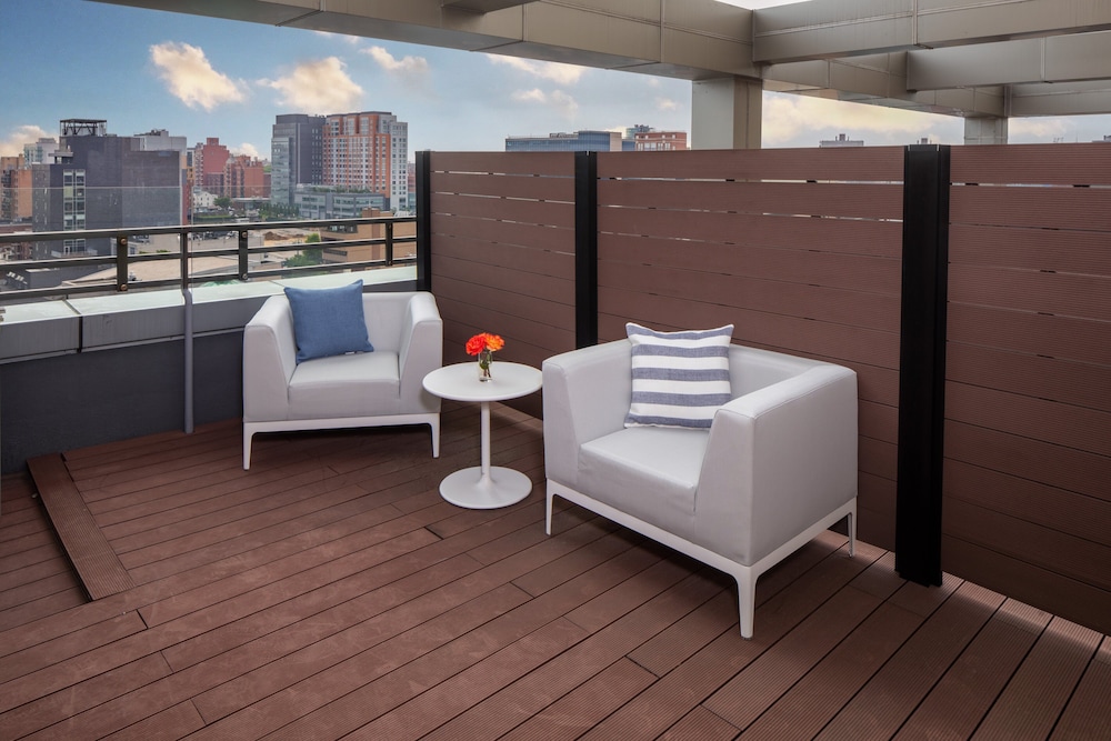 Suite, 1 Bedroom - Photo 3