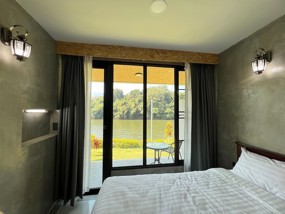 Economy Twin Room photo 3
