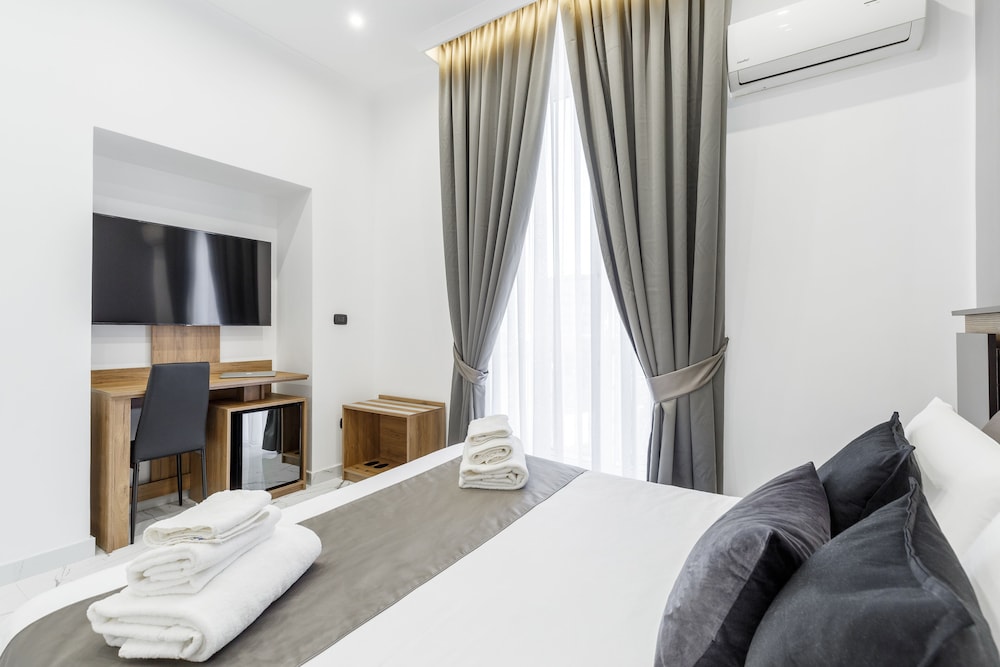 Standard Double or Twin Room photo 3