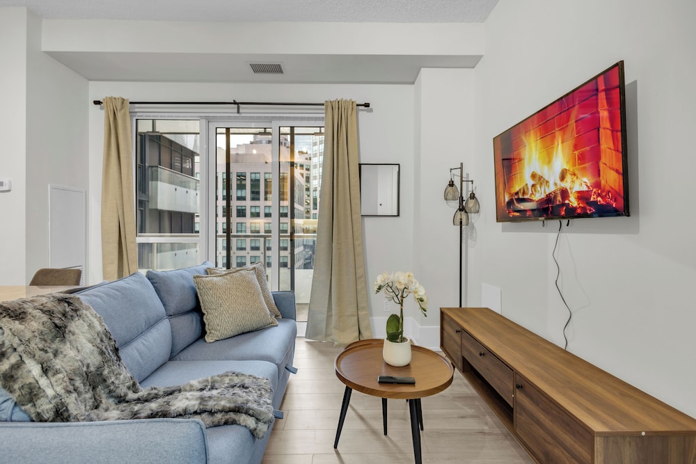 City Suite, 1 Queen Bed with Sofa bed, City View