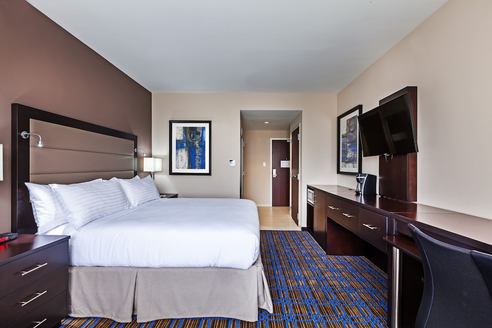 Standard Room, 1 King Bed, Accessible, Non Smoking (Hearing) photo 1