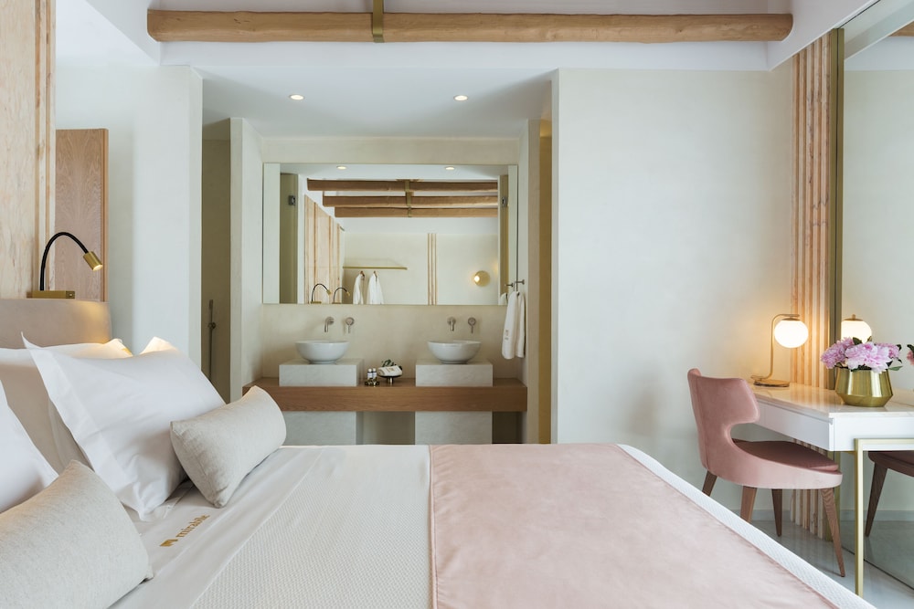 Honeymoon suite with Spa bath (Coral) photo 2