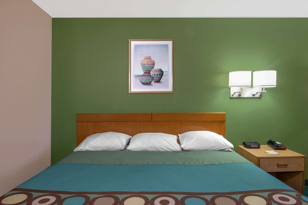 Standard Room, 1 King Bed - Photo 4