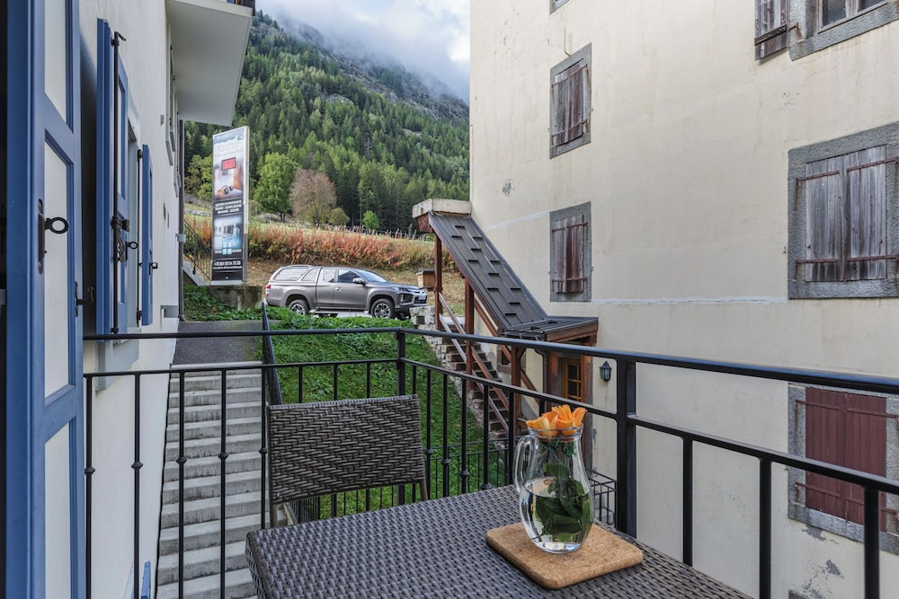 Family Apartment, Multiple Bedrooms (Vallorcine Loriaz 11 ski in / ski out) photo