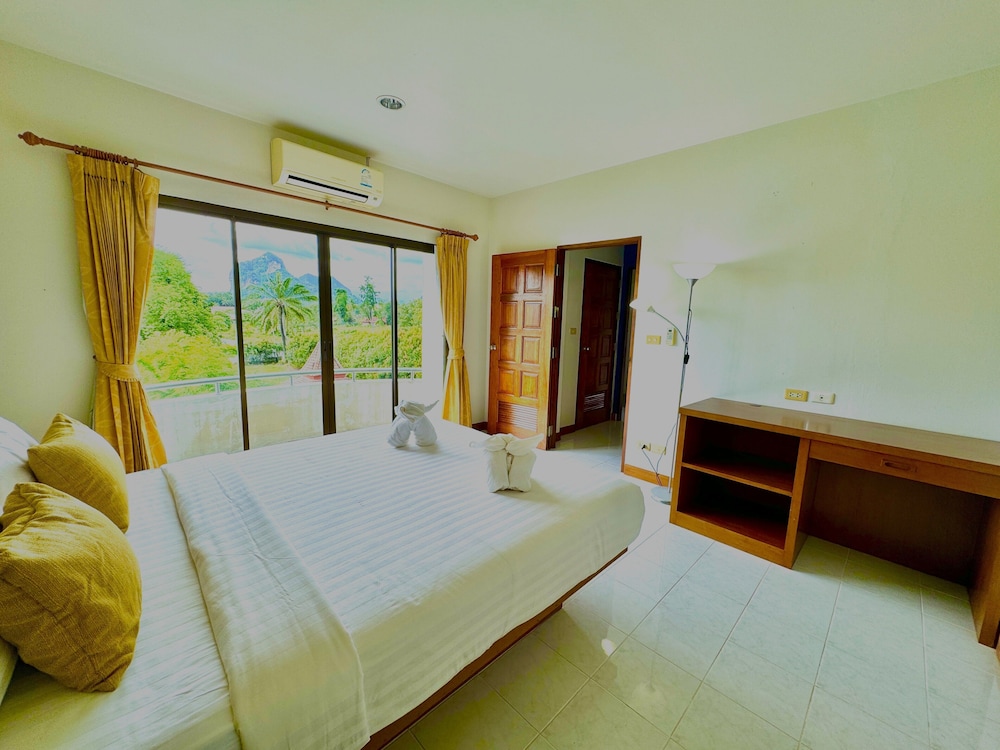 Deluxe Suite - Photo 18