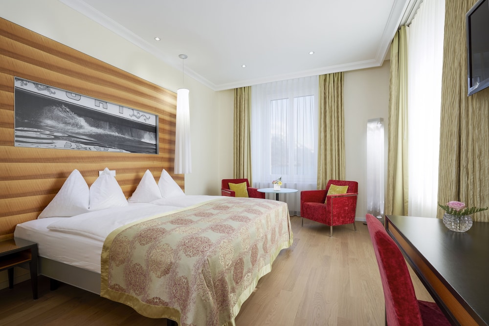 Executive Double Room with lake view - without balcony photo 1