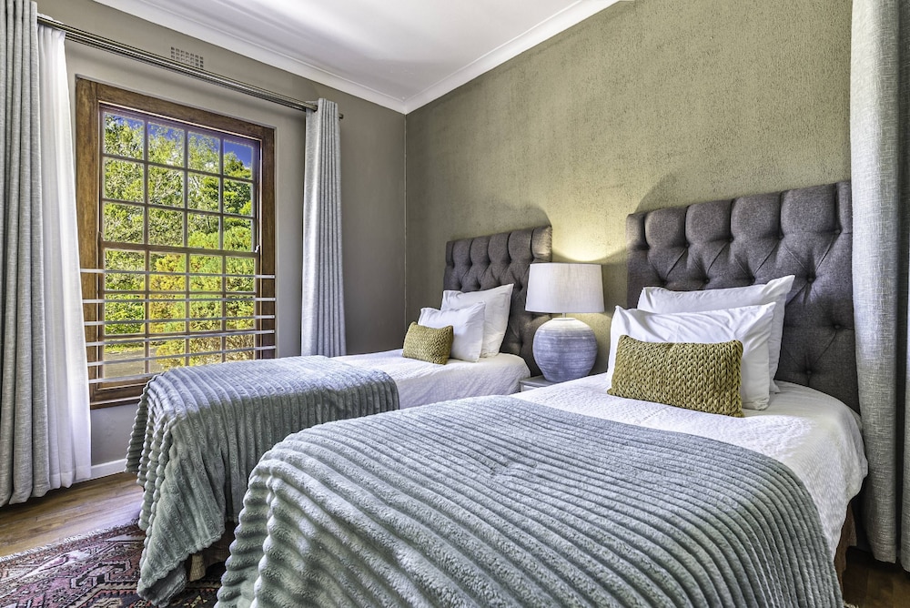 Luxury Double or Twin Room - Photo 8