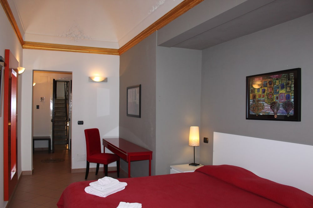 Double Room - Photo 5