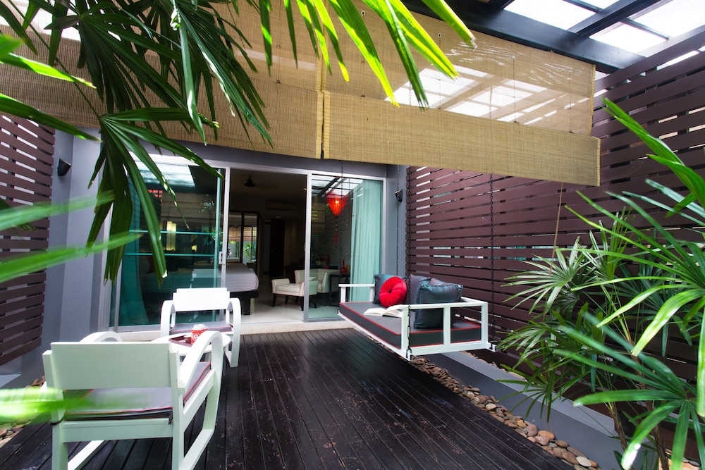 Superior Family Room - Photo 6