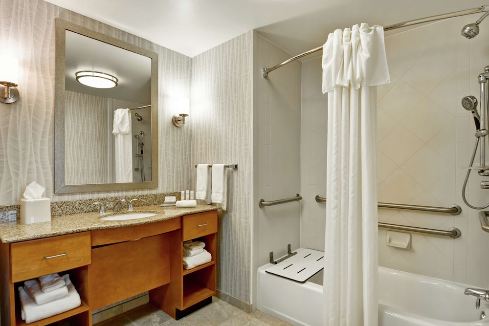 Suite, Accessible, Non Smoking - Photo 5
