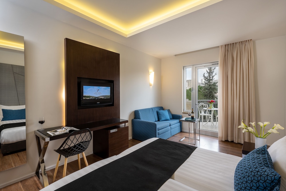 Classic Room, 2 Twin Beds, Balcony photo 2