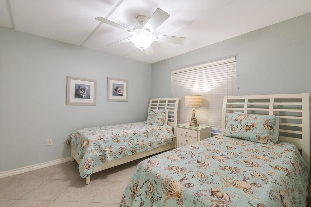 Condo, 2 Bedrooms