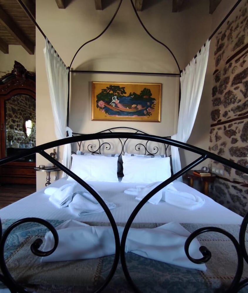 R6 Luxury Double Room, Balcony, Garden View photo 2