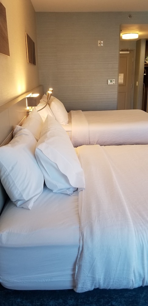 Room, 2 Queen Beds, Accessible, Mountain View (Hearing) photo 3