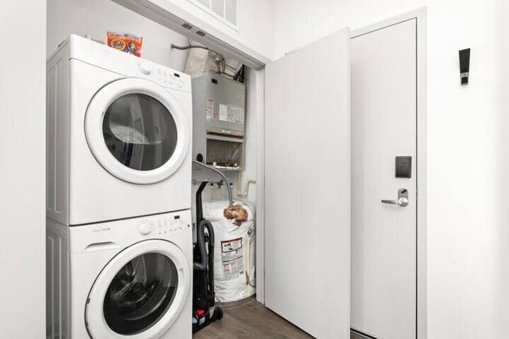 Cozysuites l Chic 1BR Bottleworks Indy 5, Foto 41