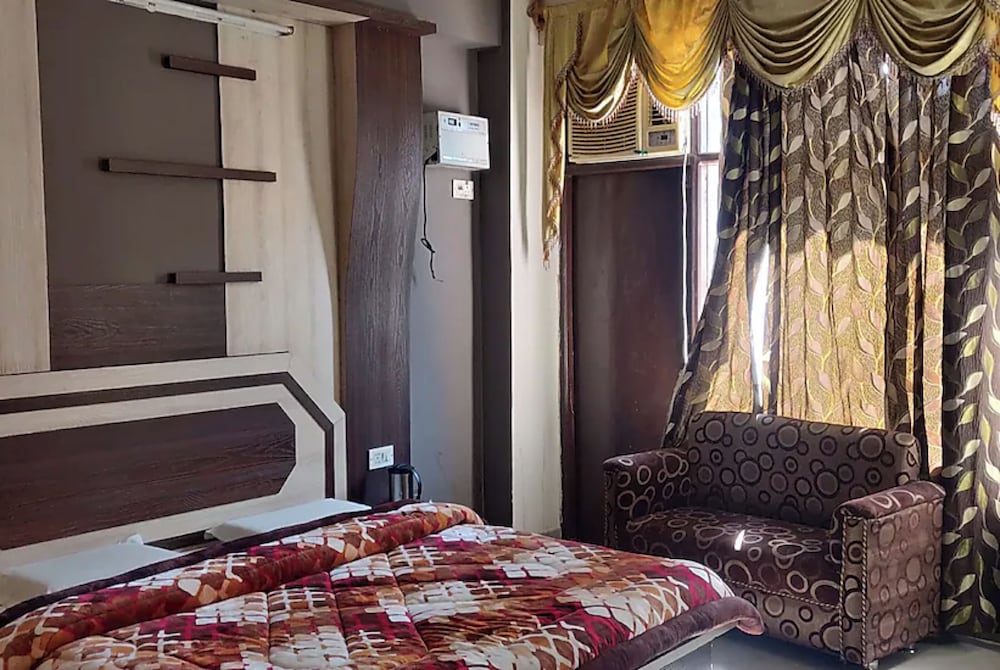 Deluxe Double Room, Multiple Beds, City View photo 3