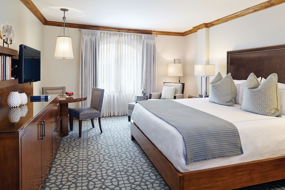 Luxury Interior Room, 1 King at The Sebastian - Vail in Vail