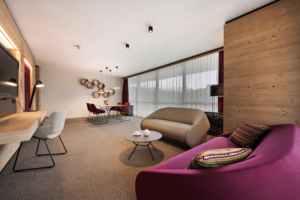 Premium Suite, Balcony, Lake View - Photo 8