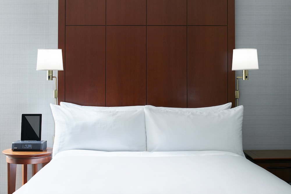 Classic Room, 1 Queen Bed - Photo 8