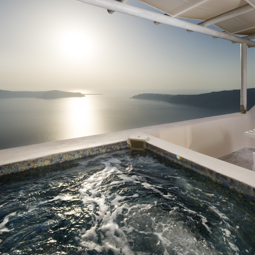 Superior Suite, Hot Tub, Caldera View - Photo 5