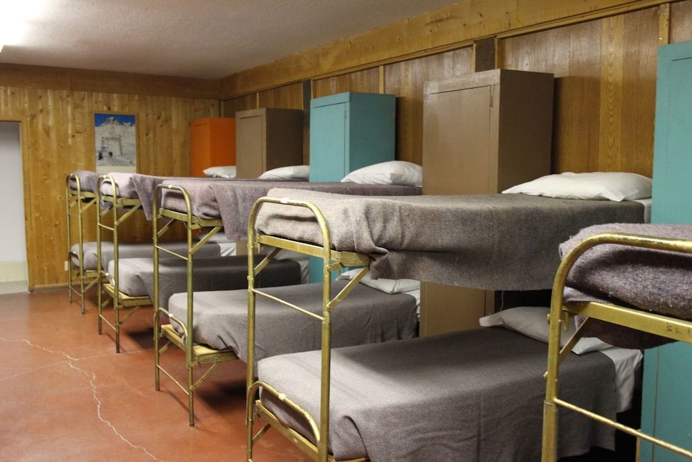 Shared Dormitory, Women Only, 1 Twin Bed in Bunk - NO Parking and NO Breakfast photo 1