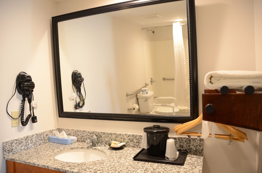 Standard Room, 2 Double Beds, Accessible - Photo 3