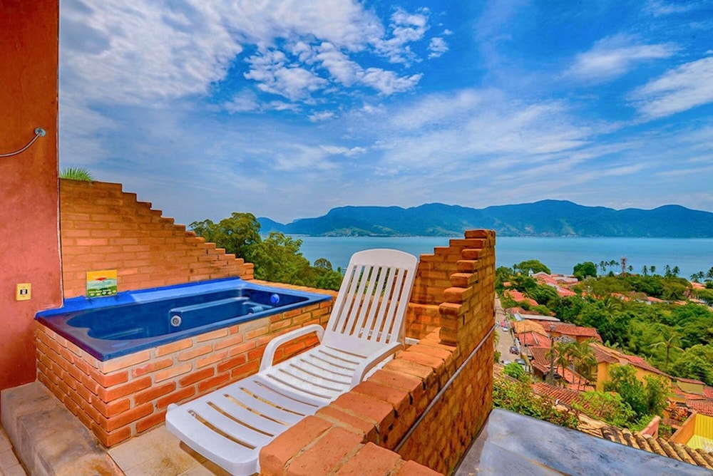 Superior Room, Hot Tub (17)