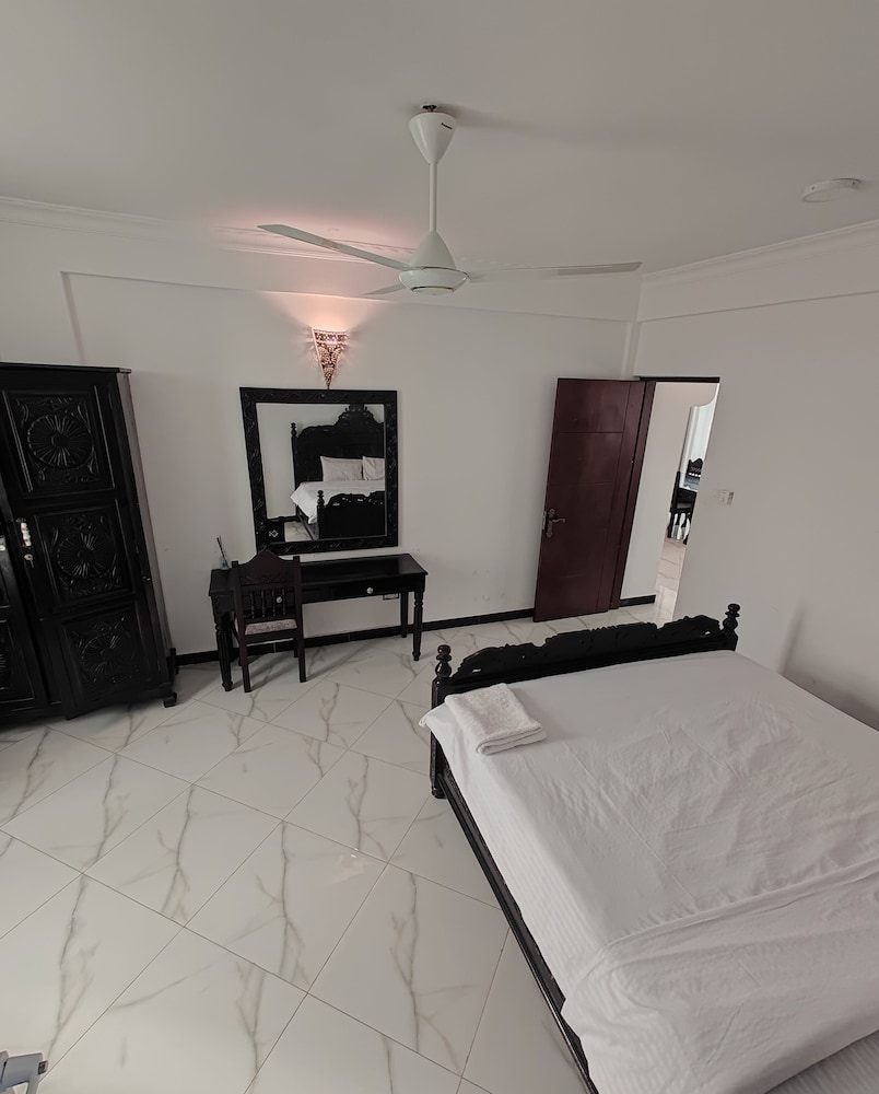 Standard Apartment, 3 Bedrooms, City View, Annex Building photo 2