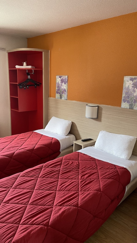 Standard Room, 2 Twin Beds - Photo 2