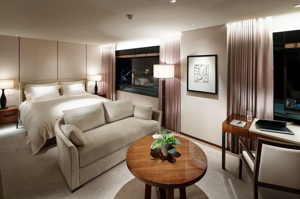 [DRAWING YOUR STAY] Executive Business Deluxe Double with Indoor Pool Access Only+DIY Art Kit 1EA