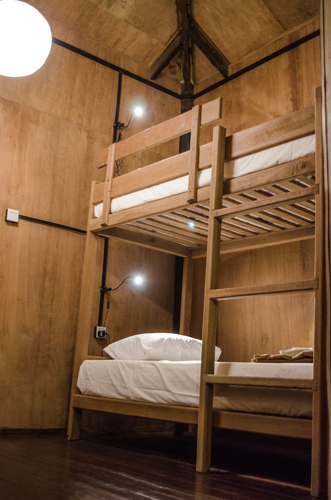 East Male only dormitory room photo 2