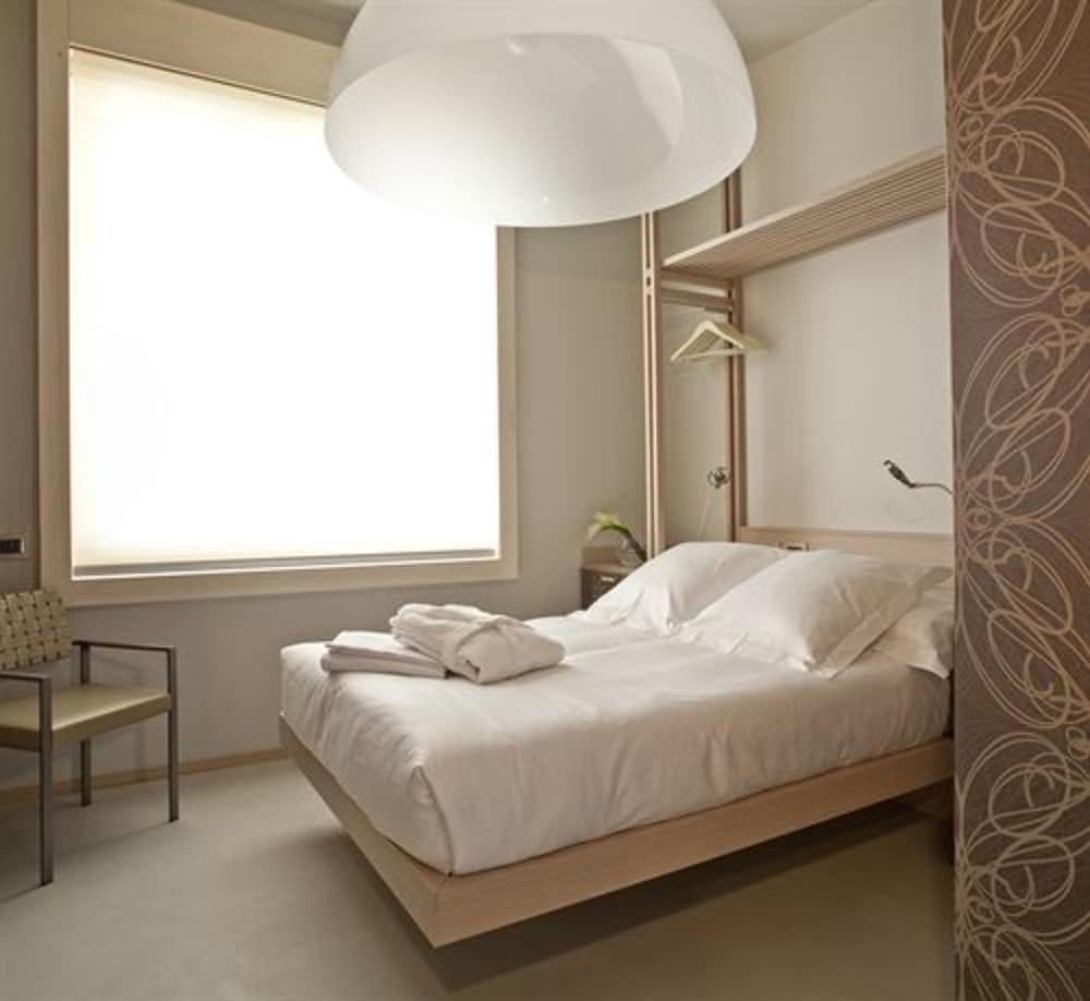 Deluxe Double Room Single Use