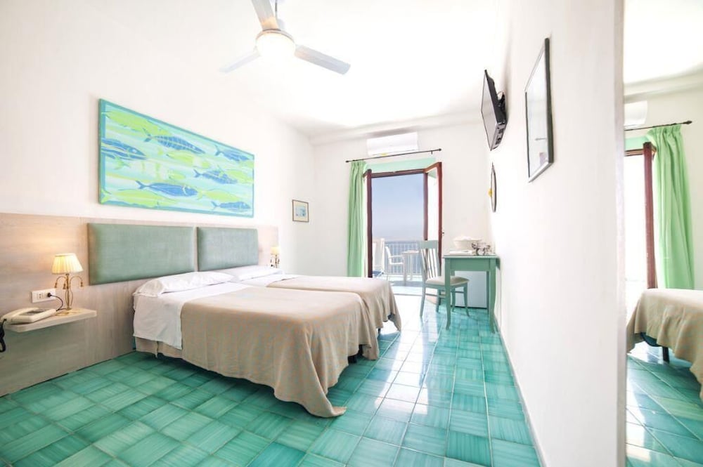 Comfort Quadruple Room photo 3