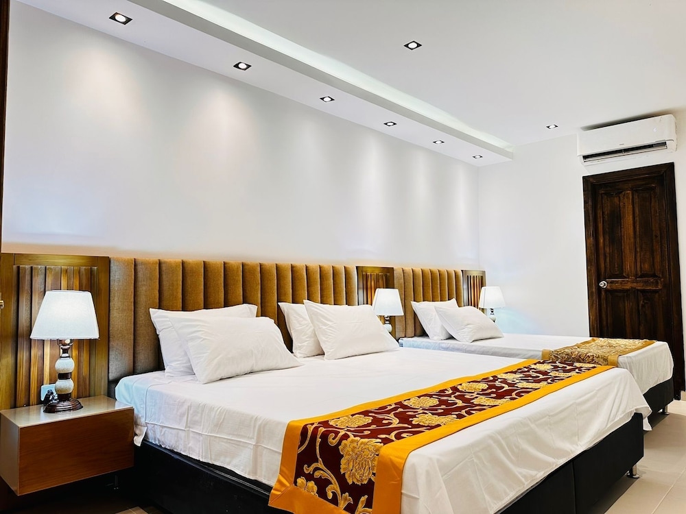 Elite Quadruple Room
