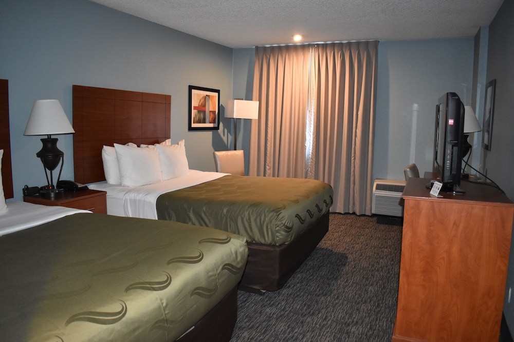 Suite, Multiple Beds, Non Smoking - Photo 3