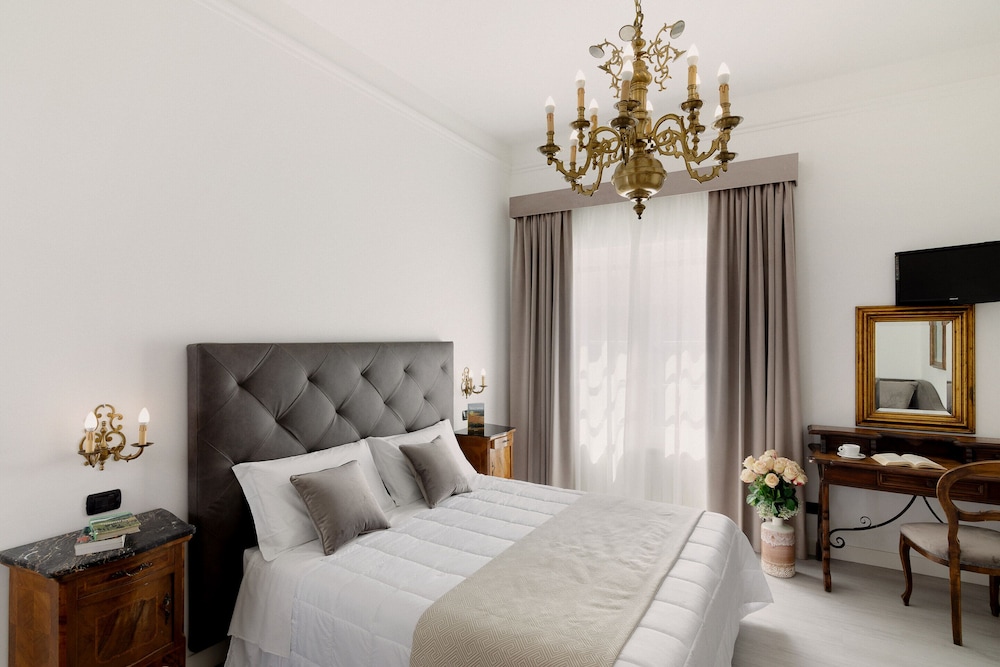 Deluxe Room - Photo 1