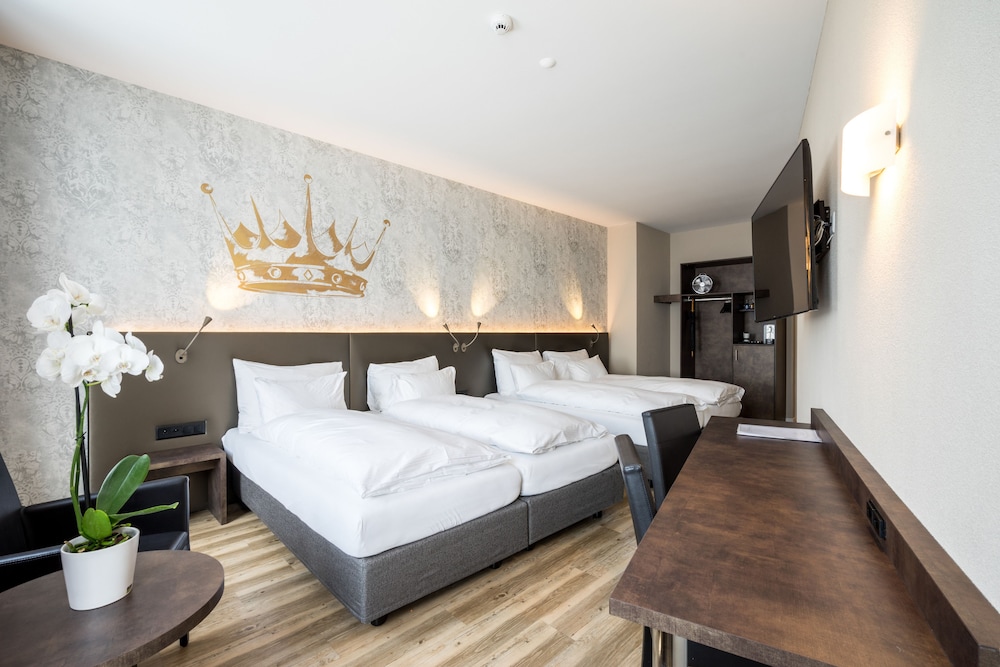 Quadruple Room - Photo 7