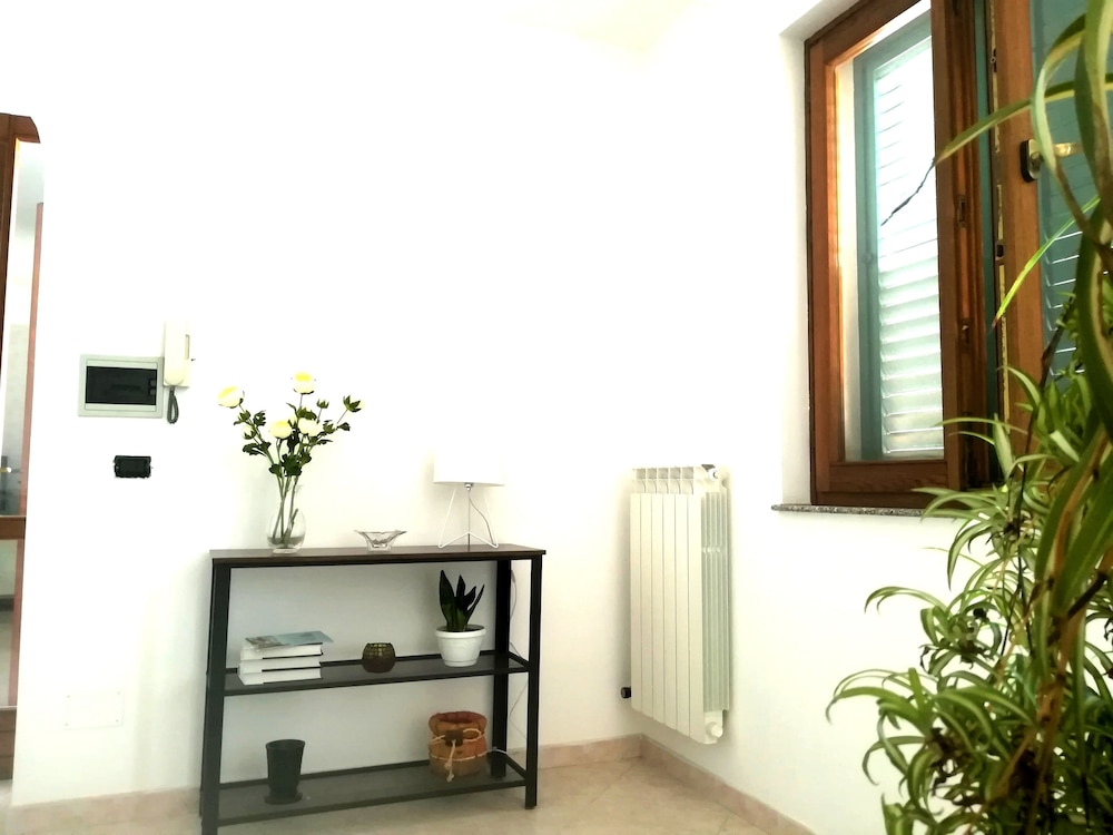 House, 2 Bedrooms, Balcony, City View photo 2