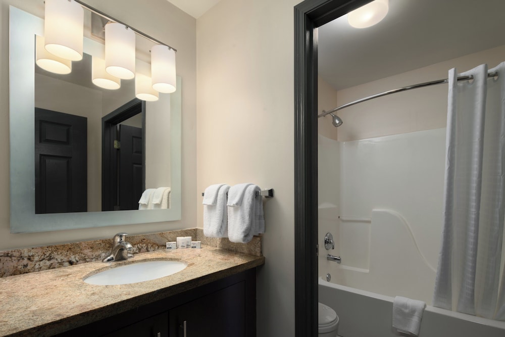 Studio, 1 Queen Bed, Accessible Bathtub (Communications, Mobility) - Photo 5