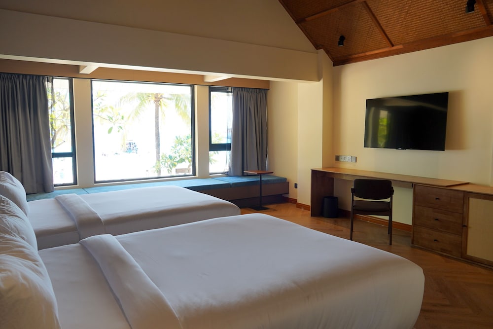 Premier Villa, Beach View photo 3