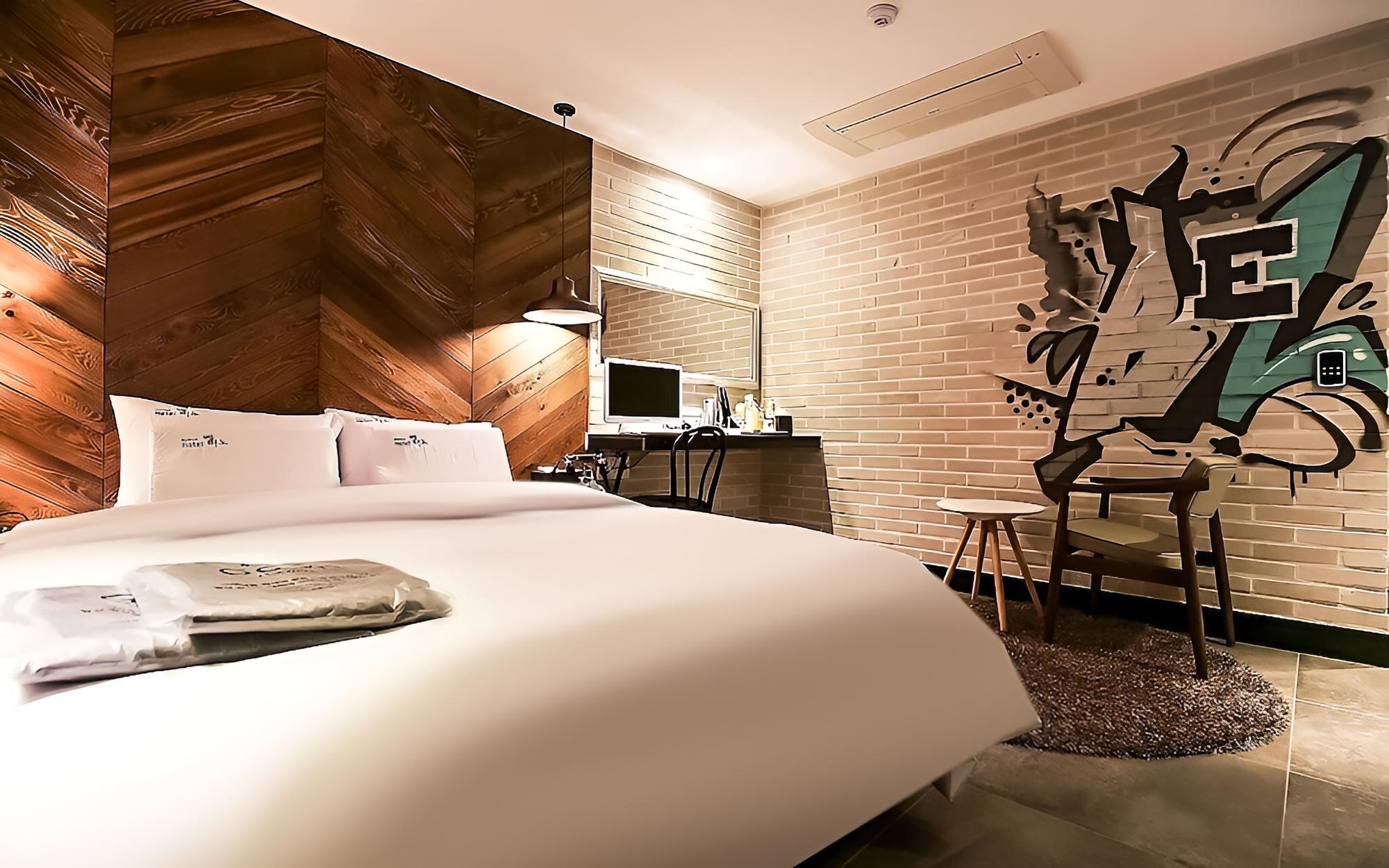 Room (Deluxe (up to KRW 5000 discount when ) - Photo 26