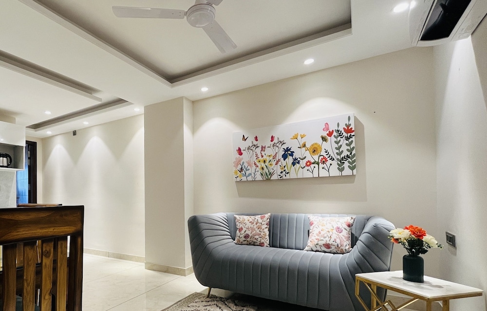 2 Bedroom Suite - Photo 6