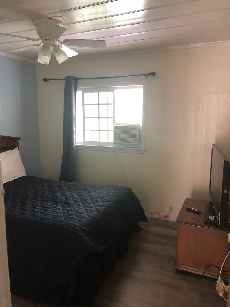 Basic Apartment, 2 Double Beds, Kitchenette photo 3
