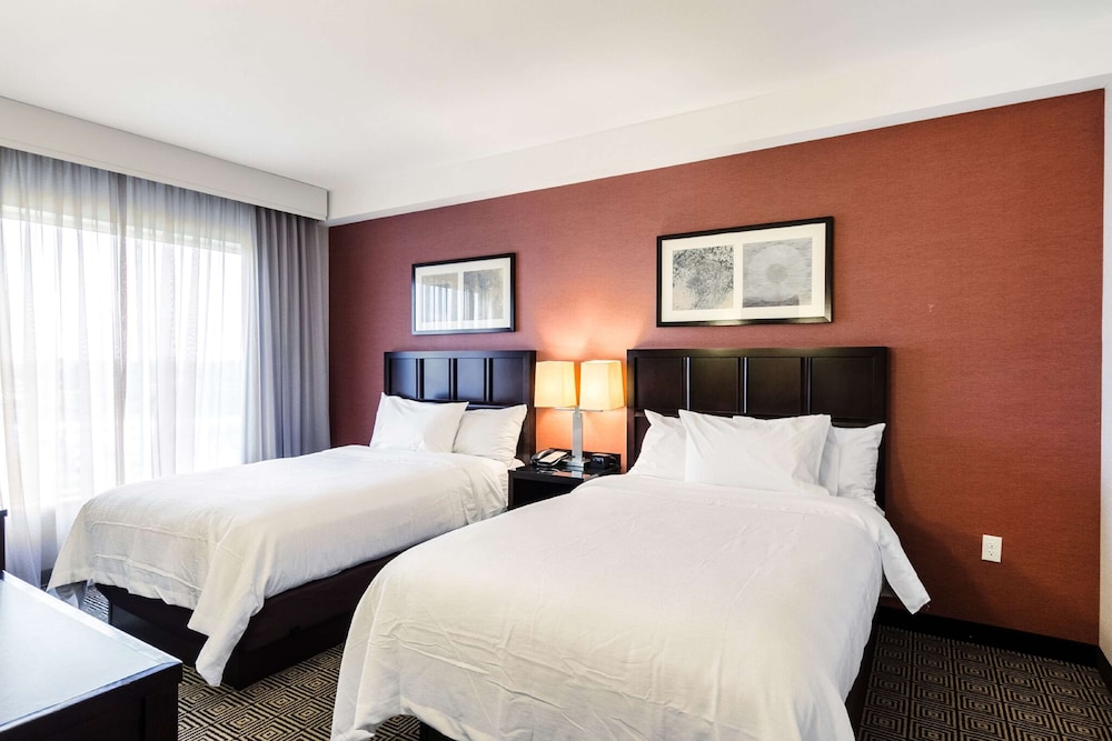 Suite, 2 Double Beds, Accessible, Bathtub