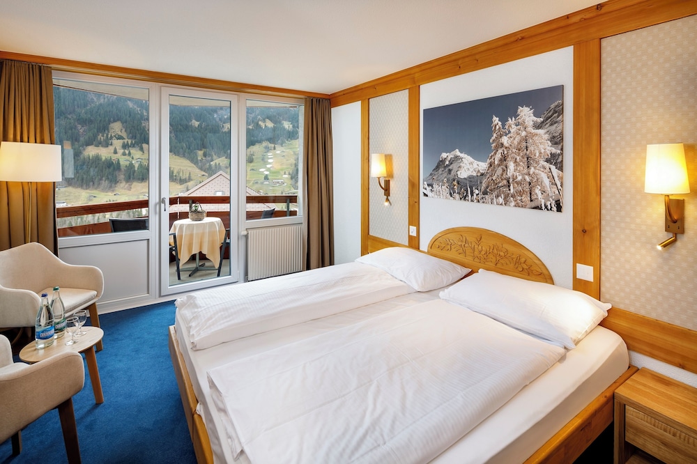 Double Room (Scenic to the south with Eigerview) - Photo 3