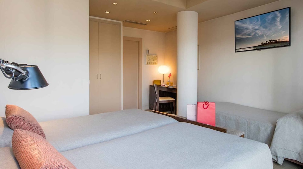 Superior Triple Room, Balcony photo 3