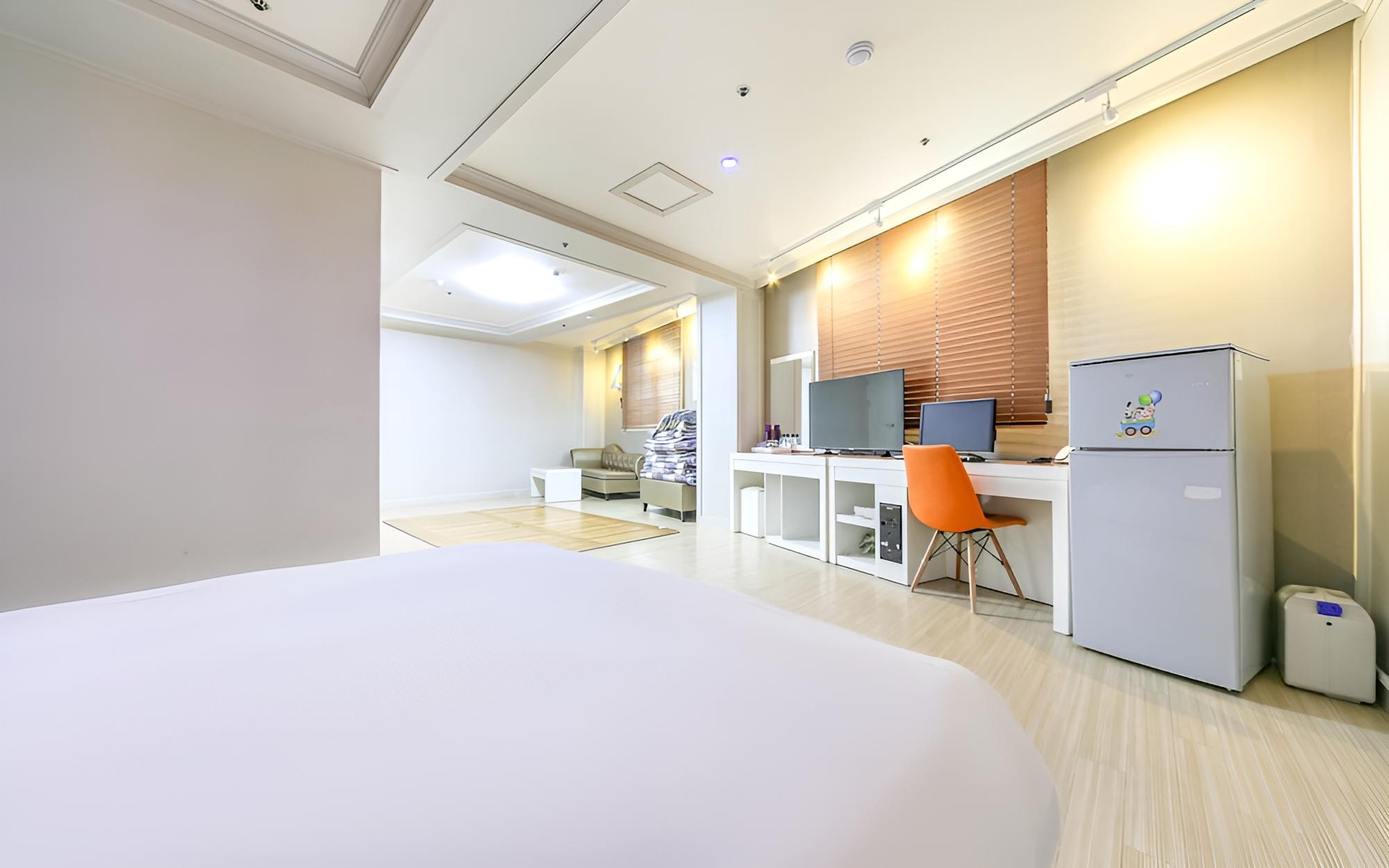 Room (Large Room (Air Purifier/Advanced Bid) photo 1