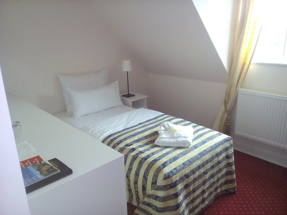 Classic Single Room