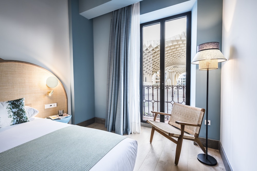 Deluxe Double or Twin Room, City View - Photo 10